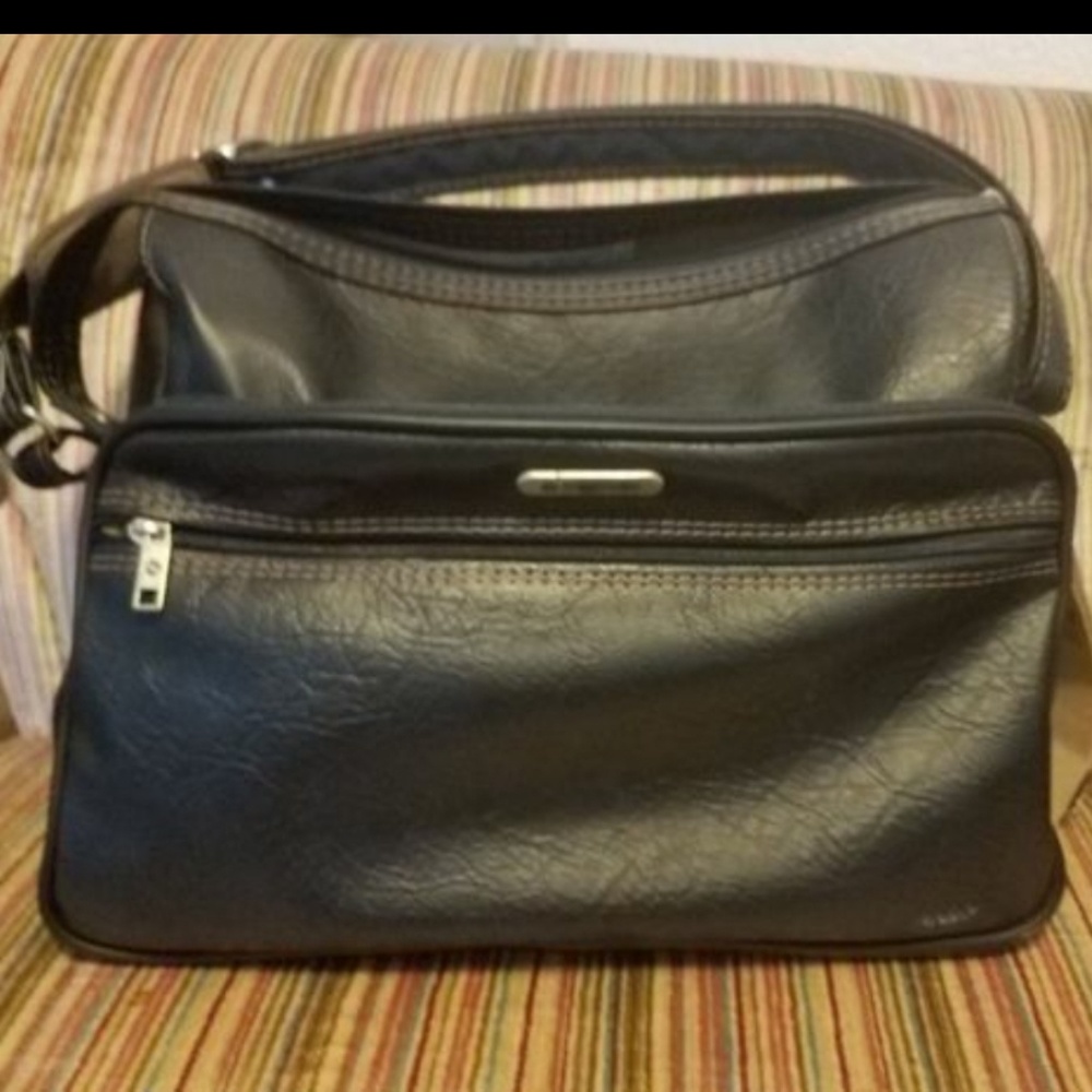 NEW / VINTAGE Samsonite carryon / Overnight bag. TAGS ATTACHED